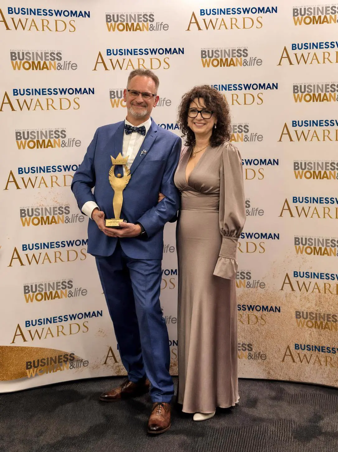 Marta Szejnoga podczas XXVI Gali Businesswoman Awards — statuetka dla marki Trichovita